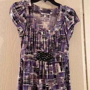 Cute woman’s top! Princess cut. Perfect for work! Very flattering.